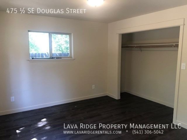 475 Se Douglas St - Photo 4 of 16