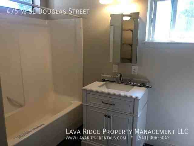 475 Se Douglas St - Photo 6 of 16