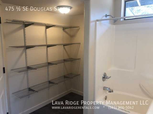 475 Se Douglas St - Photo 7 of 16