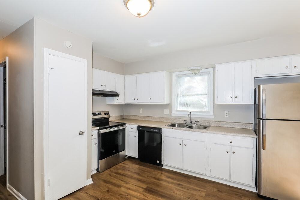 8974 Sterling Ridge Lane - Photo 3 of 16