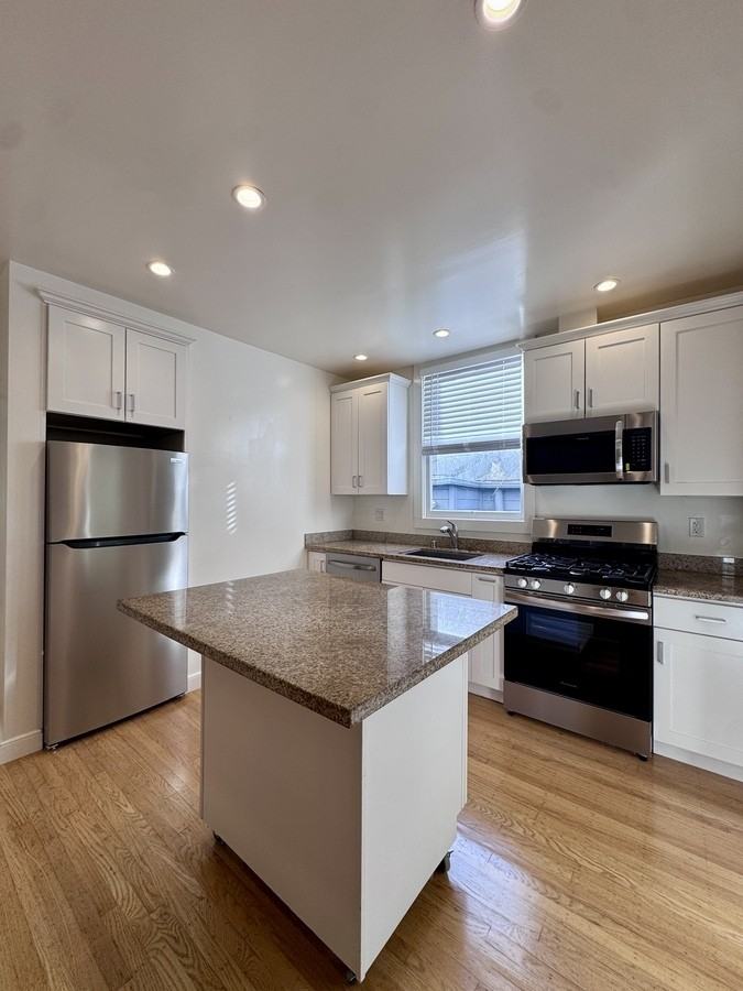 184 Pixley St - Photo 3 of 12