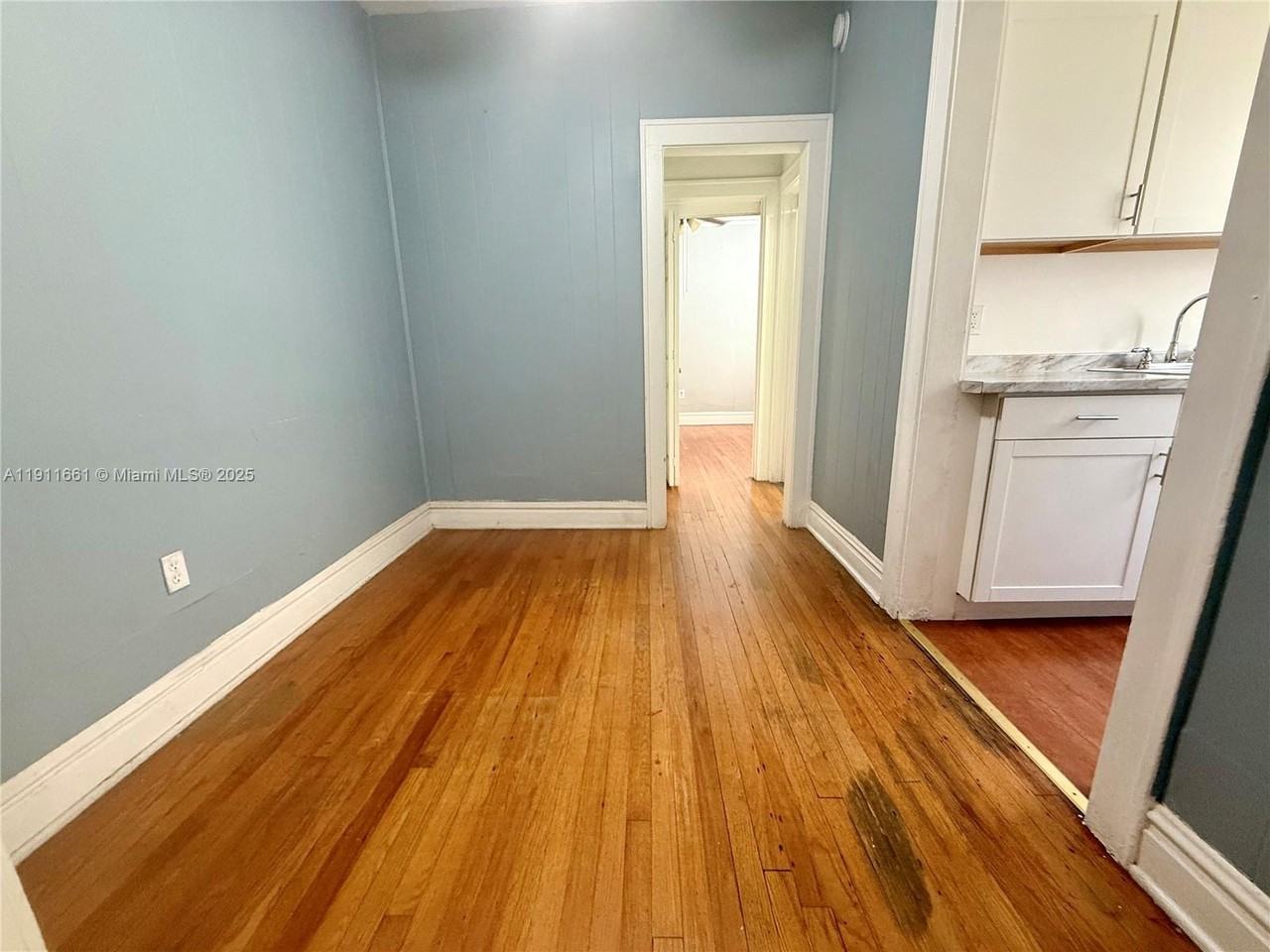 114 Antilla Ave #114-2 - Photo 4 of 6