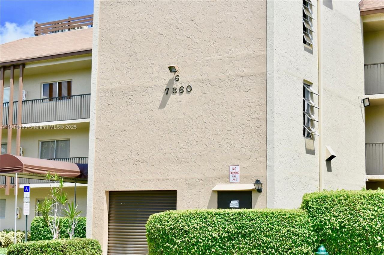 7860 Nw 50th St #7860-201 - Photo 3 of 40