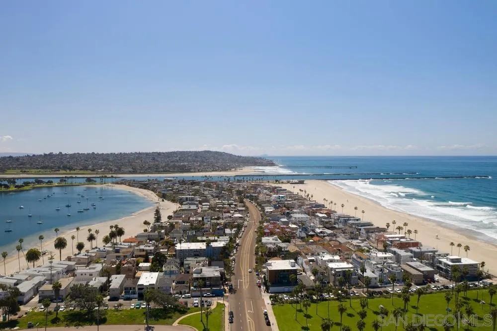 831 Jamaica Ct #831 - Photo 2 of 9