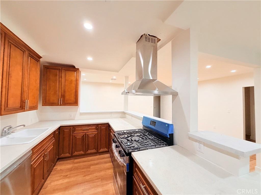 11104 Oxnard Street #11104 - Photo 3 of 21