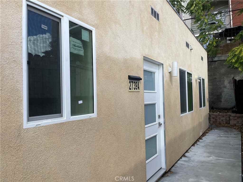 2739 Sycamore Avenue #2739A - Photo 3 of 17