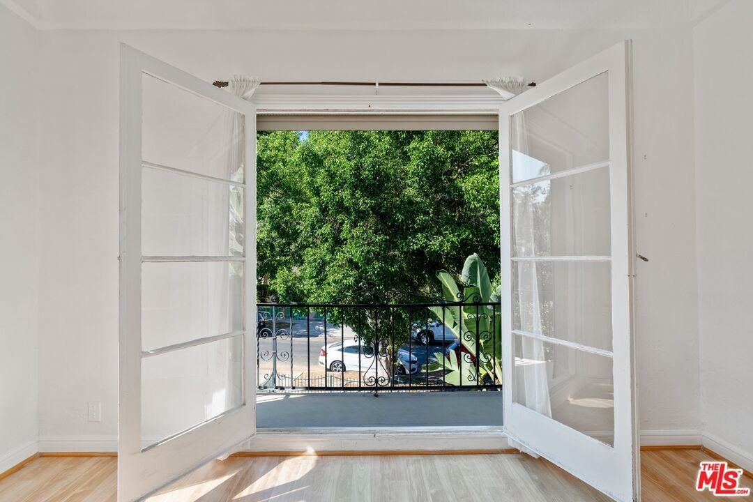 1232 South Orange Grove Avenue #1232 - Photo 2 of 36