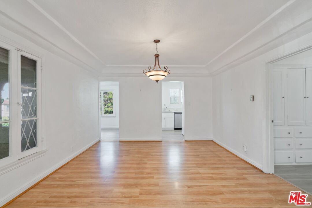 1232 South Orange Grove Avenue #1232 - Photo 5 of 36