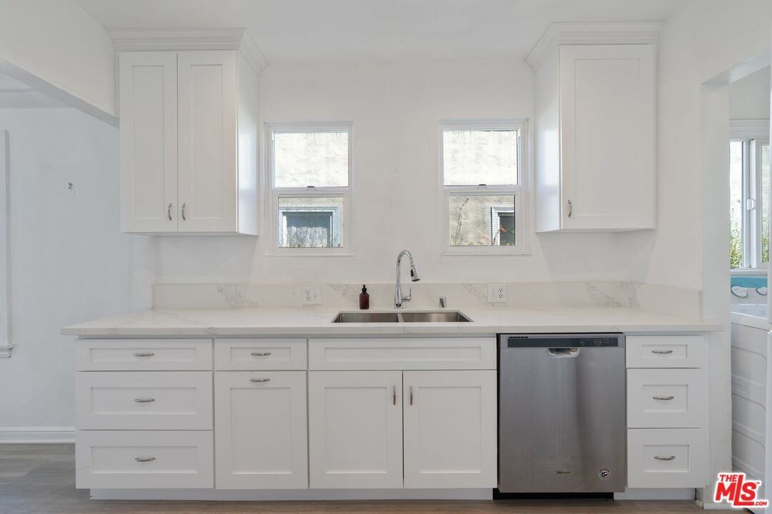 1232 South Orange Grove Avenue #1232 - Photo 7 of 36