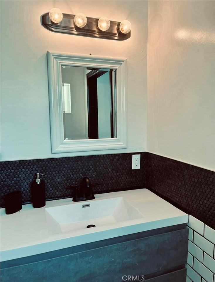 7325 Matilija Avenue #7325 - Photo 6 of 8