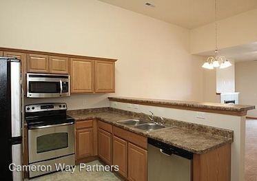 1620 Lincoln Dr - Photo 3 of 10