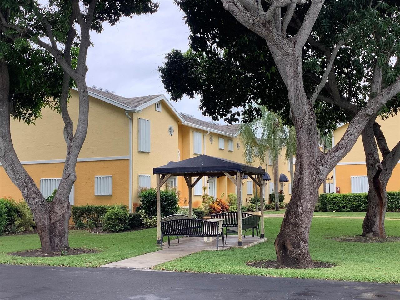 423 Waterside Drive #423