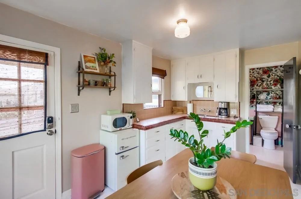 5438B Gilbert Dr #5438B - Photo 2 of 23