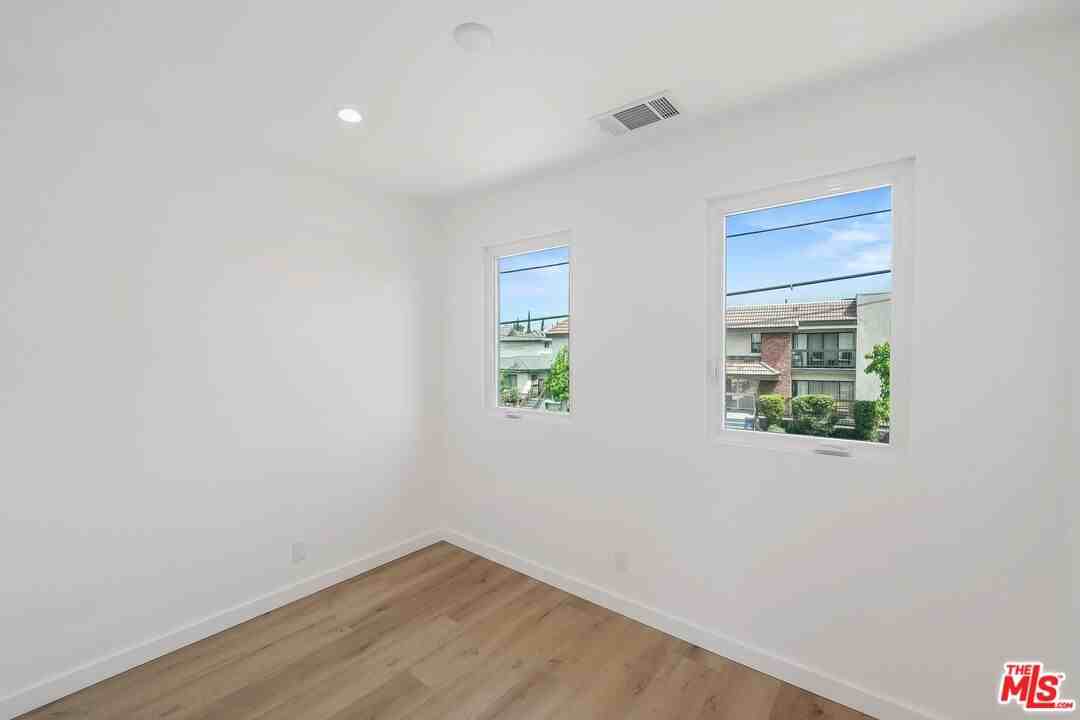 510 E Palmer Ave #510 - Photo 6 of 26