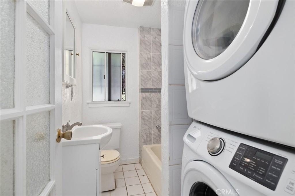 1285 South Dunsmuir Avenue #1285 - Photo 2 of 11