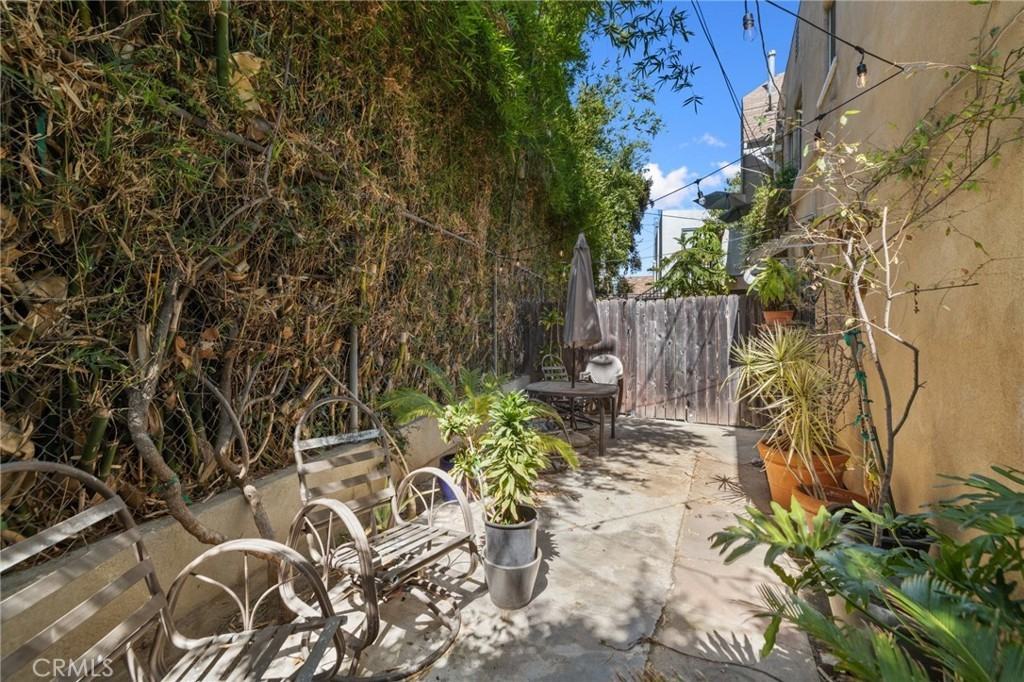 1285 South Dunsmuir Avenue #1285 - Photo 5 of 11