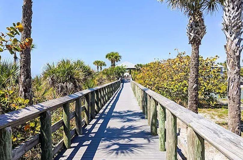 10249 Burlington Ave #10249 - Photo 2 of 12