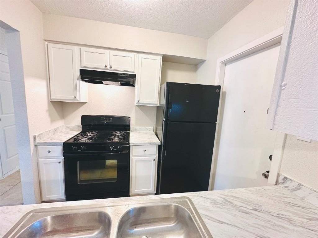 4748 Suburban Dr #4748A - Photo 3 of 15