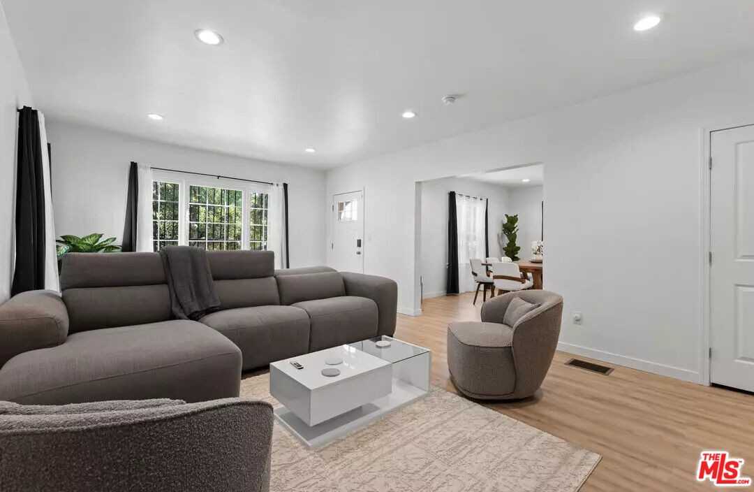 1235 S Tremaine Ave #1235 - Photo 5 of 13