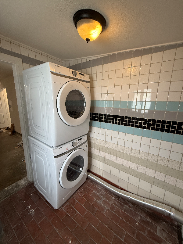 4564 Onondaga Ave - Photo 6 of 27