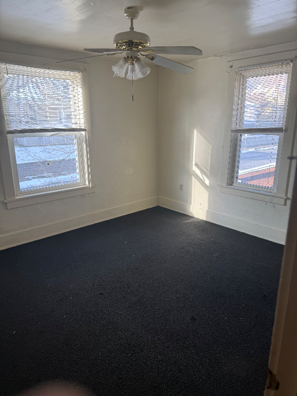 292 Glenn St - Photo 3 of 6