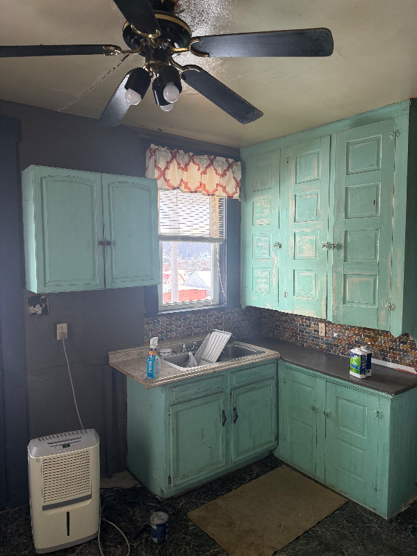 292 Glenn St - Photo 6 of 6