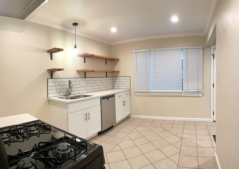 17700 Jersey Ave - Photo 4 of 12