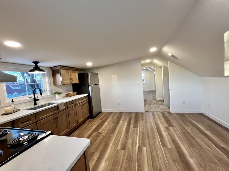 210 East Canal Street - Photo 5 of 9