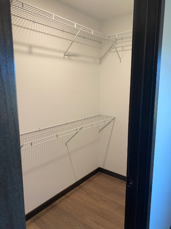 1013 Royal Blvd - Photo 3 of 9