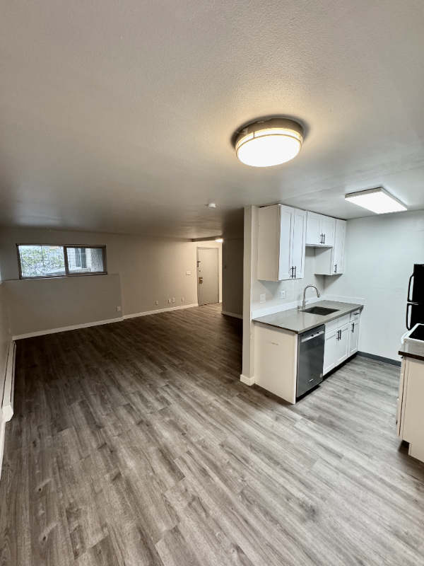 2415 8th Ave N #7 - Photo 3 of 12