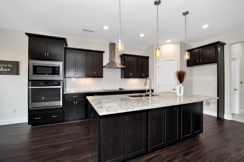 141 Slade Thomas Drive - Photo 3 of 16