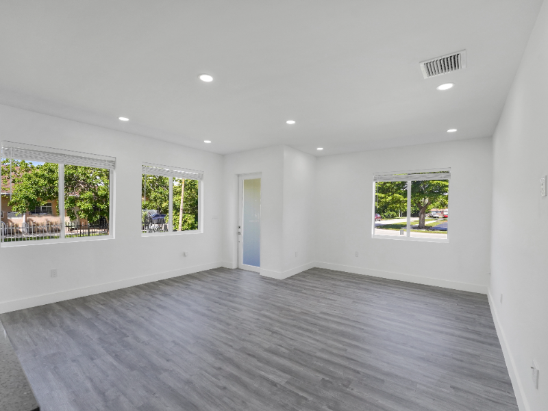 760 Sw 10th St #A - Photo 5 of 43