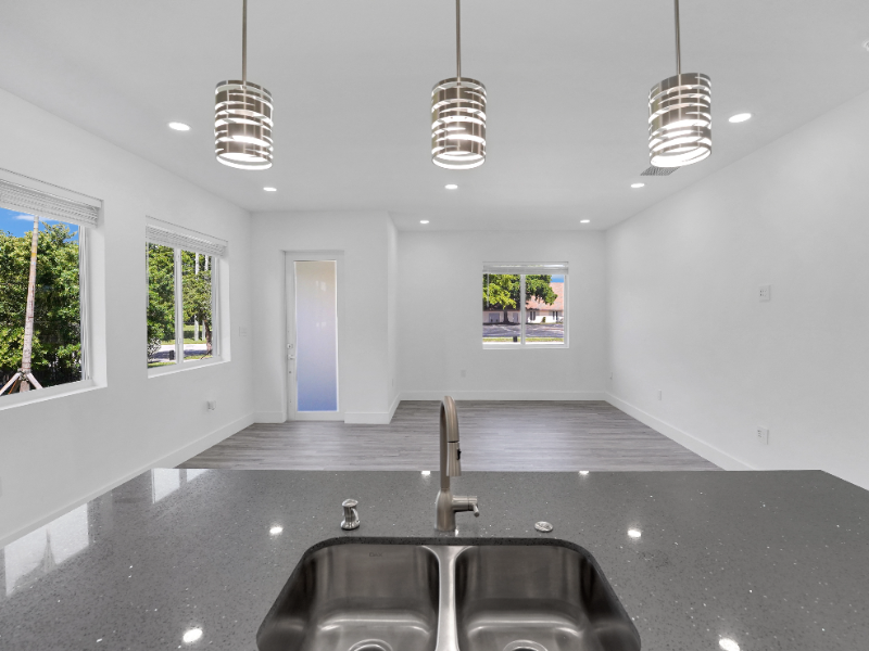 760 Sw 10th St #A - Photo 6 of 43