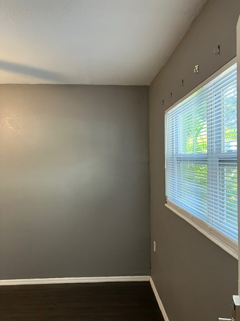 923 6th Avenue Southwest - Photo 4 of 12