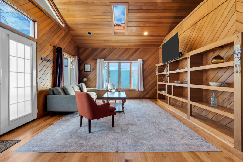 51 Laurel Avenue - Photo 3 of 18