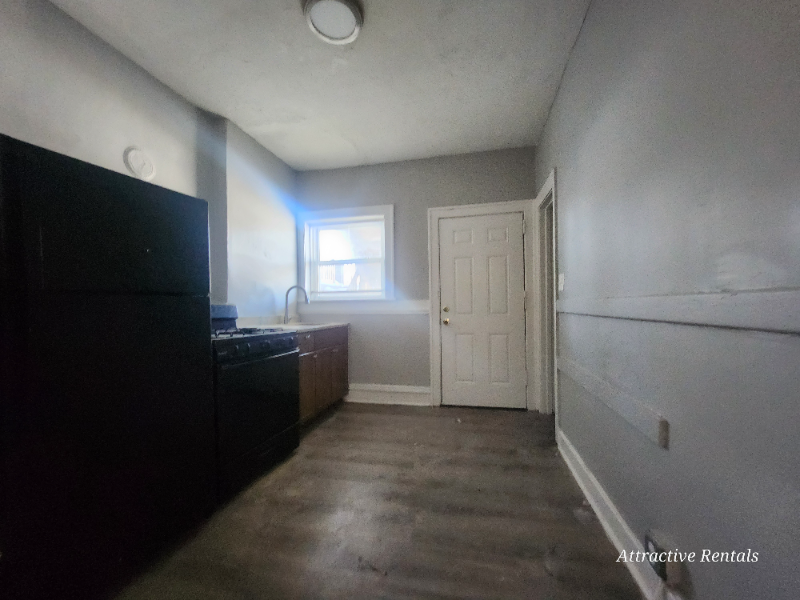 37 W 14th Pl - Photo 5 of 13