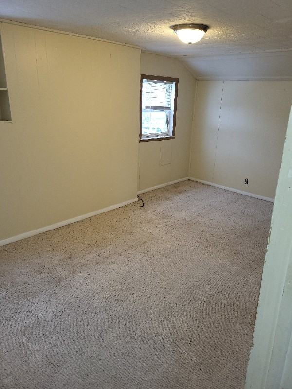 242 1/2 Oakwood St - Photo 6 of 7