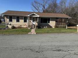 featured image of 7 Lawrence Avenue