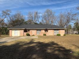 featured image of 2621 Norwich Drive