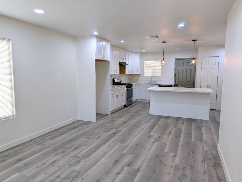 1358 N Murray St - Photo 5 of 18