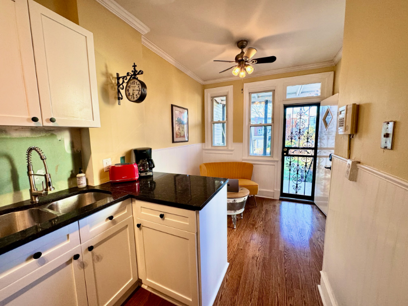 527 Shepherd St Nw - Photo 7 of 20