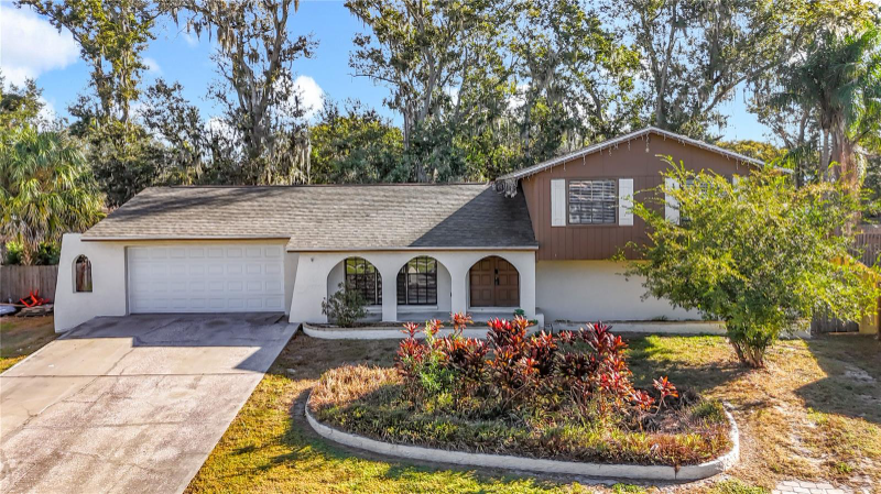 632 Ephrata Dr - Photo 2 of 20