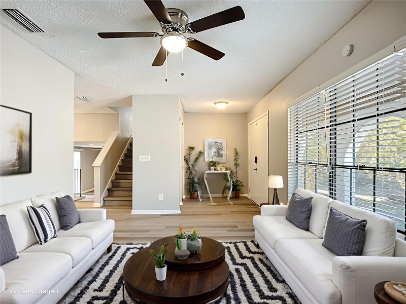 632 Ephrata Dr - Photo 3 of 20