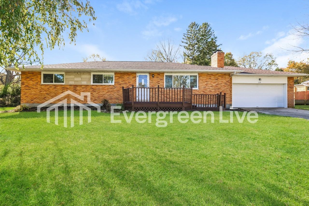 120 Hilltop Dr - Photo 2 of 15