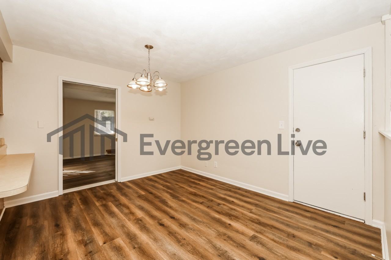 120 Hilltop Dr - Photo 7 of 15