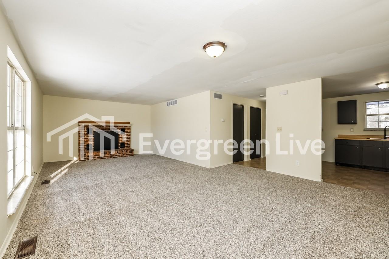 6070 Charlesgate Rd - Photo 4 of 15