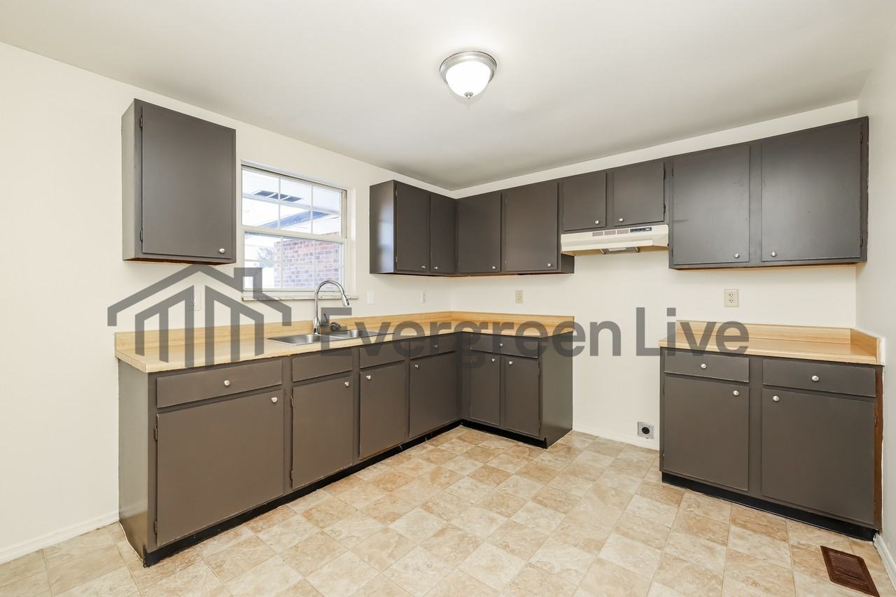 6070 Charlesgate Rd - Photo 6 of 15