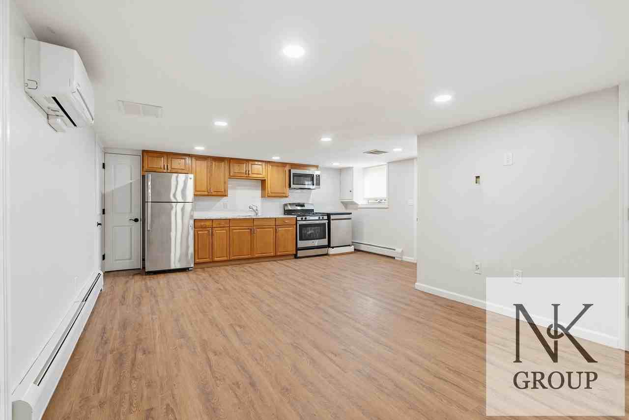 202 Knox Avenue #1 - Photo 3 of 25