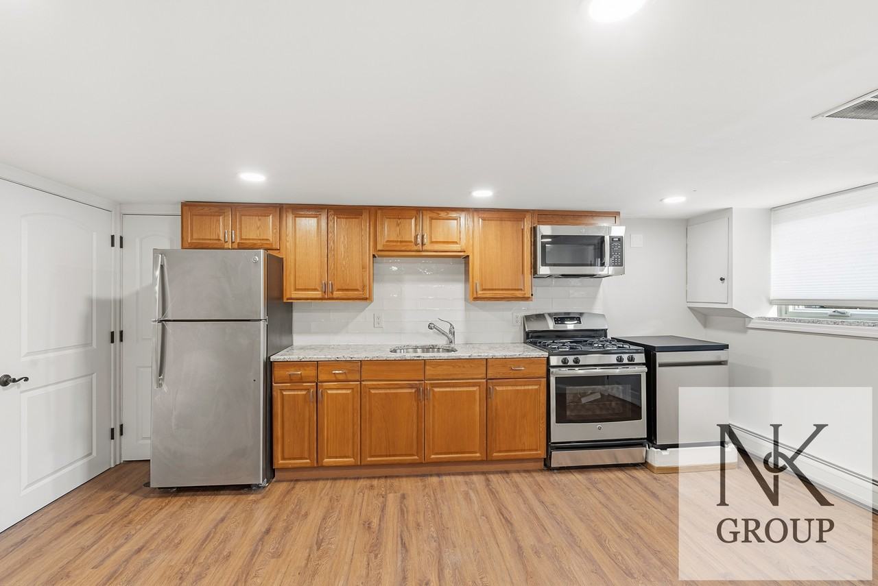 202 Knox Avenue #1 - Photo 5 of 25