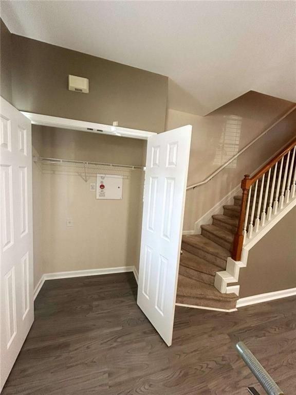 1008 Prestwyck Court - Photo 5 of 20